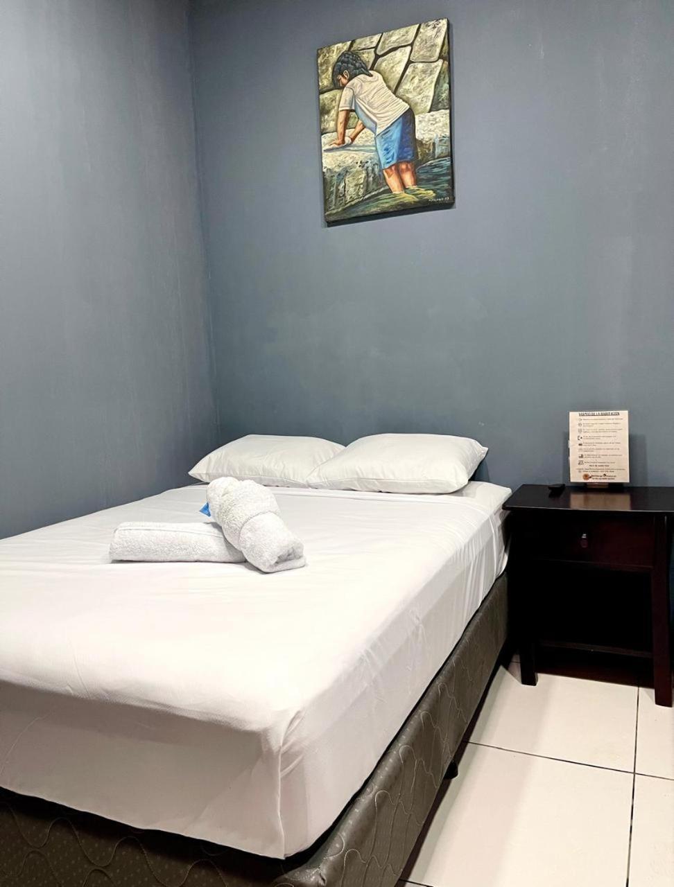 Madrono Hostel Leon Ngoại thất bức ảnh